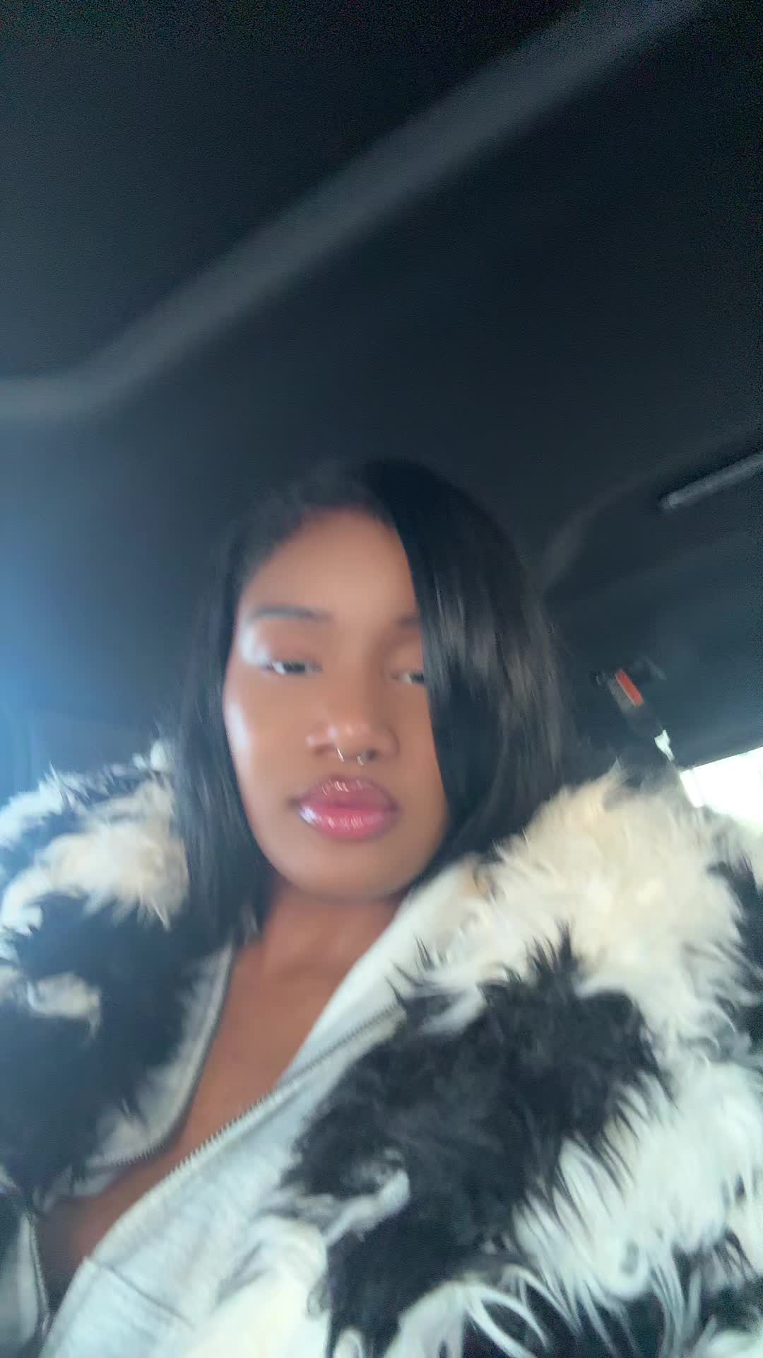 @Ealaina.