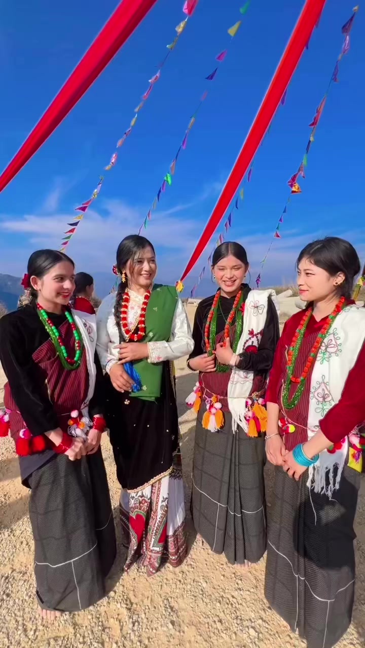 @Juna gurung ✨
