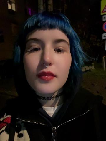 @Molli🫂