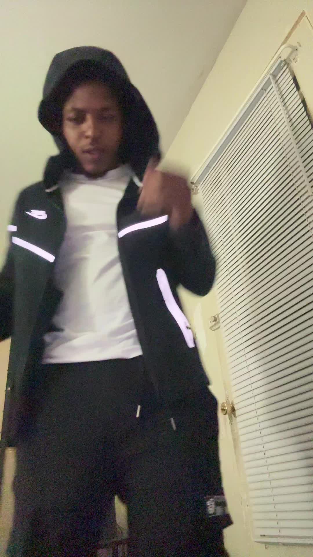 @moneyvono
