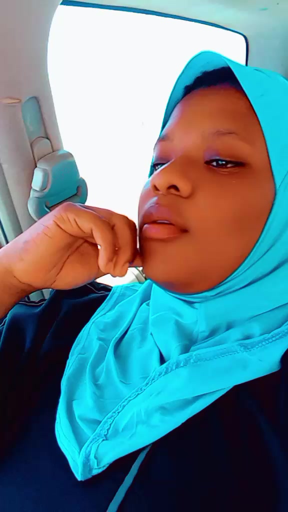 @AYOMIKUN 💕