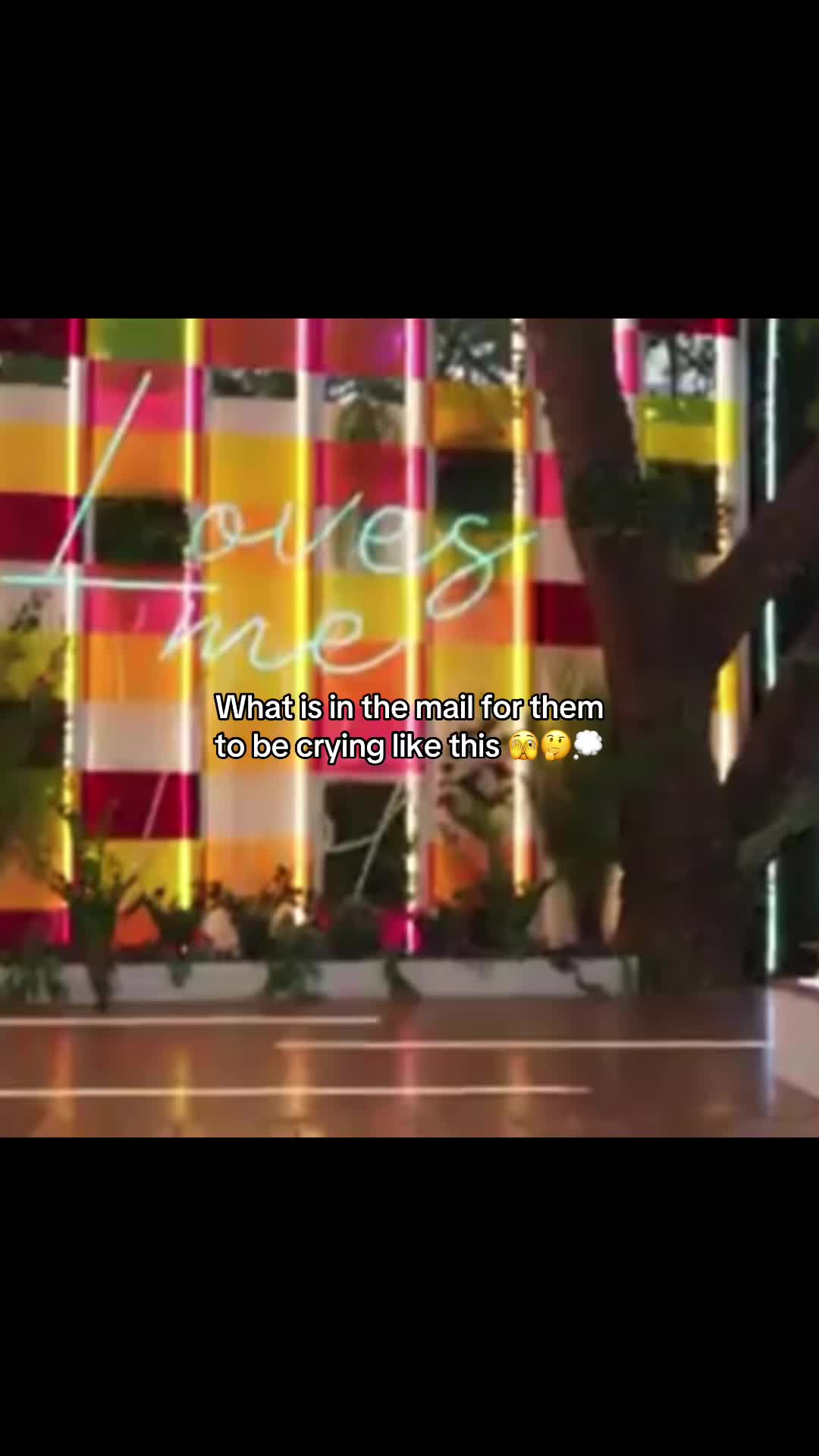 @looktootheleft
