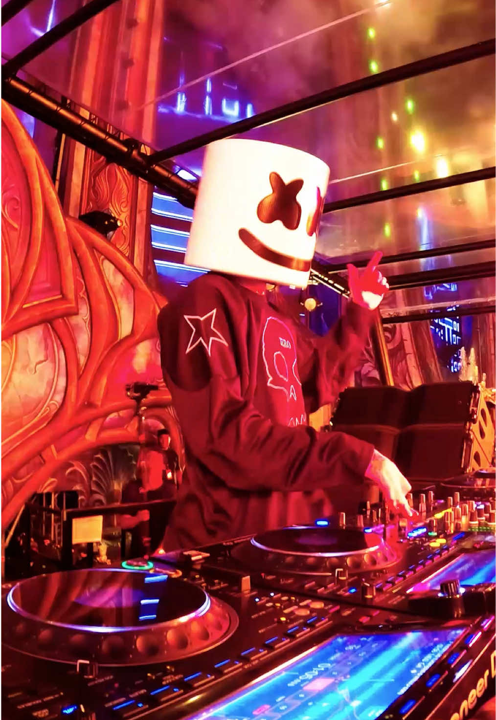 @Marshmello