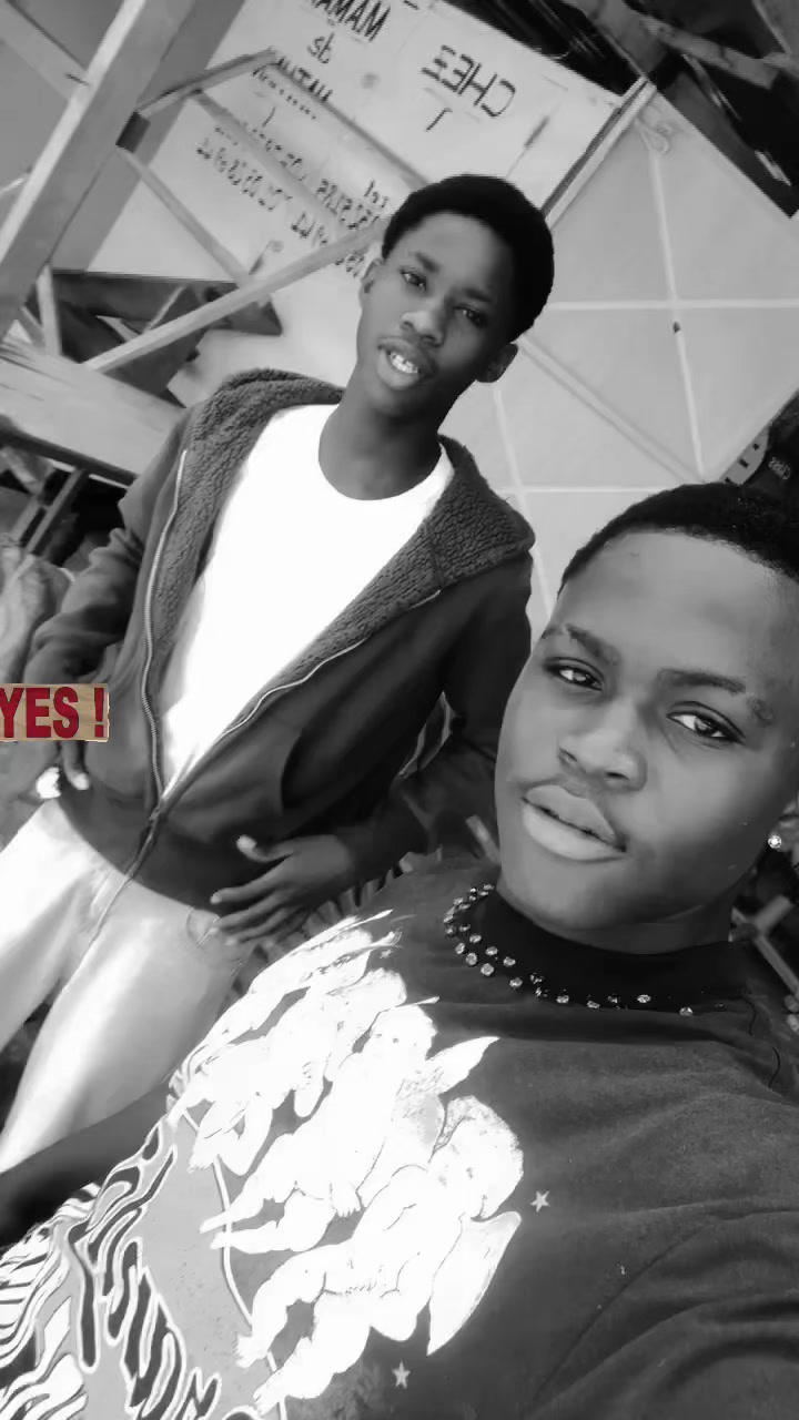 @Junior_ 🎱Chris 🤟🏻👑