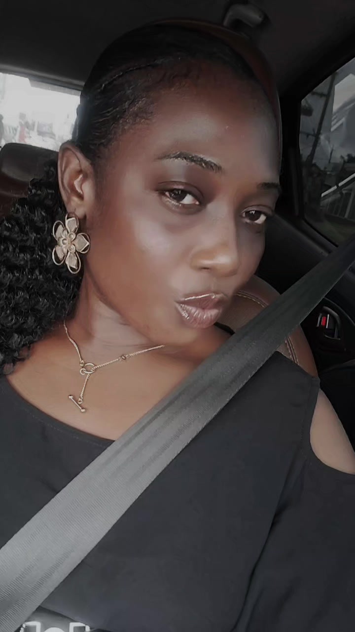 @YAA KISSIWAA ASANTE😇✨🥂