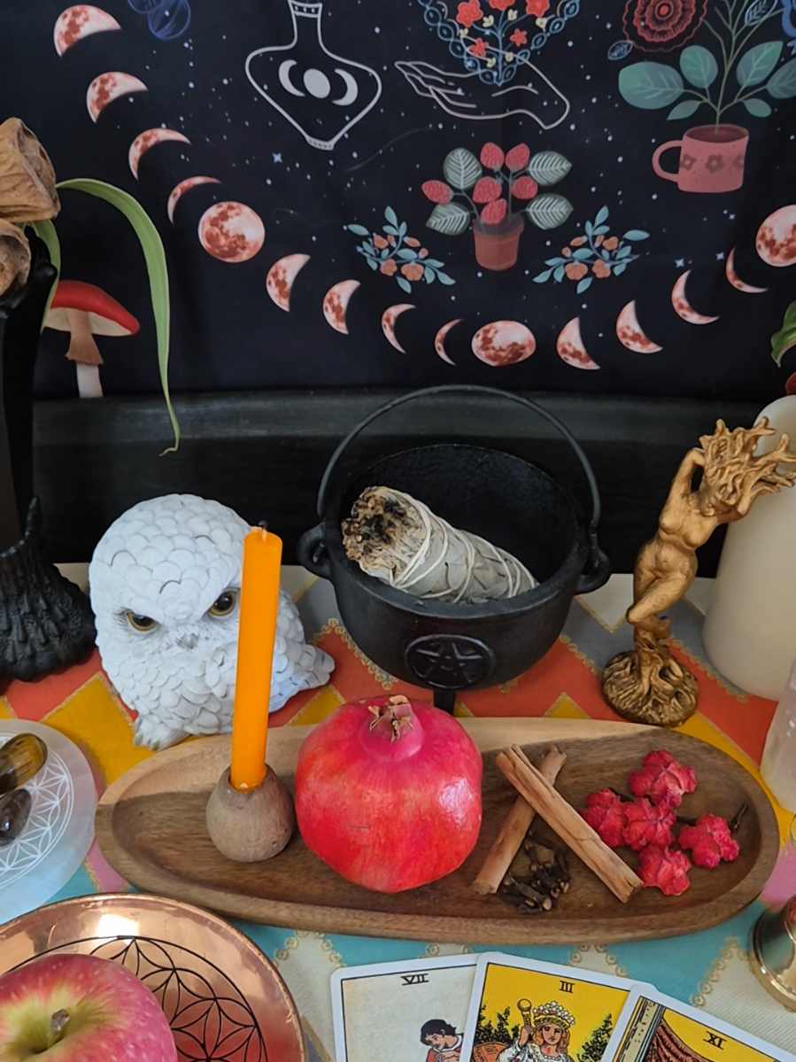 @Moon_and_Mushroom_Magick