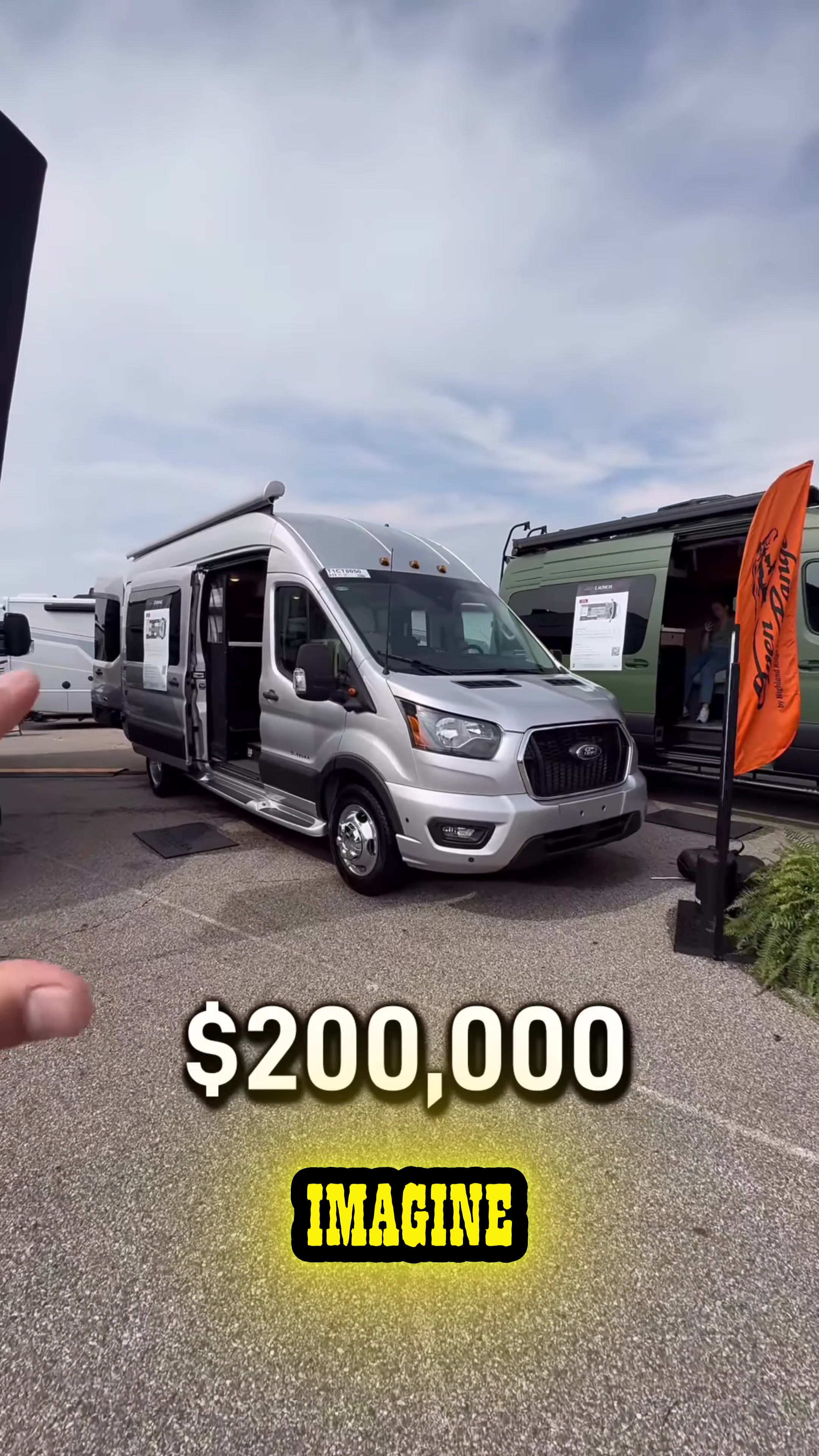@Caravan & RV World 🚐