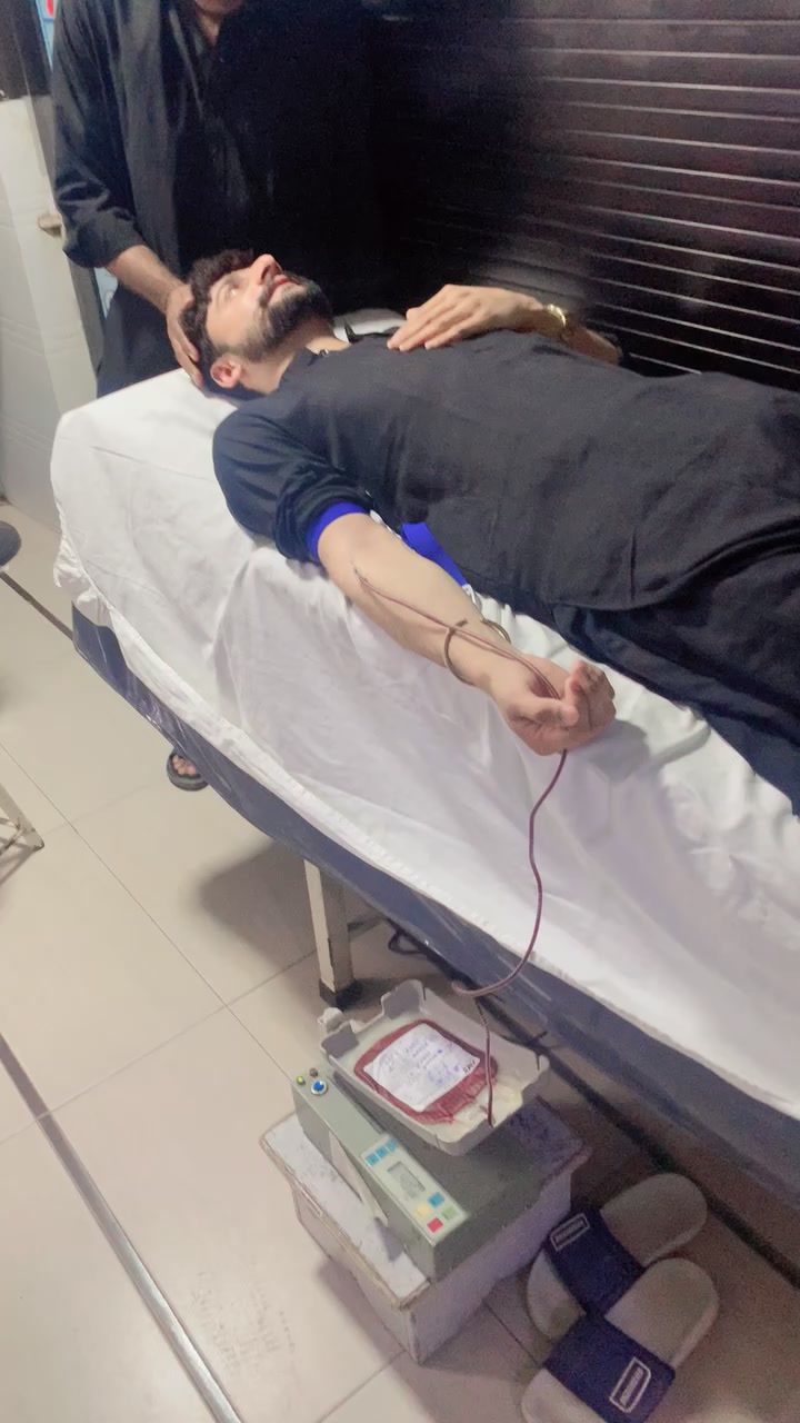 @♥️Zawar Azhar jeelani♥️