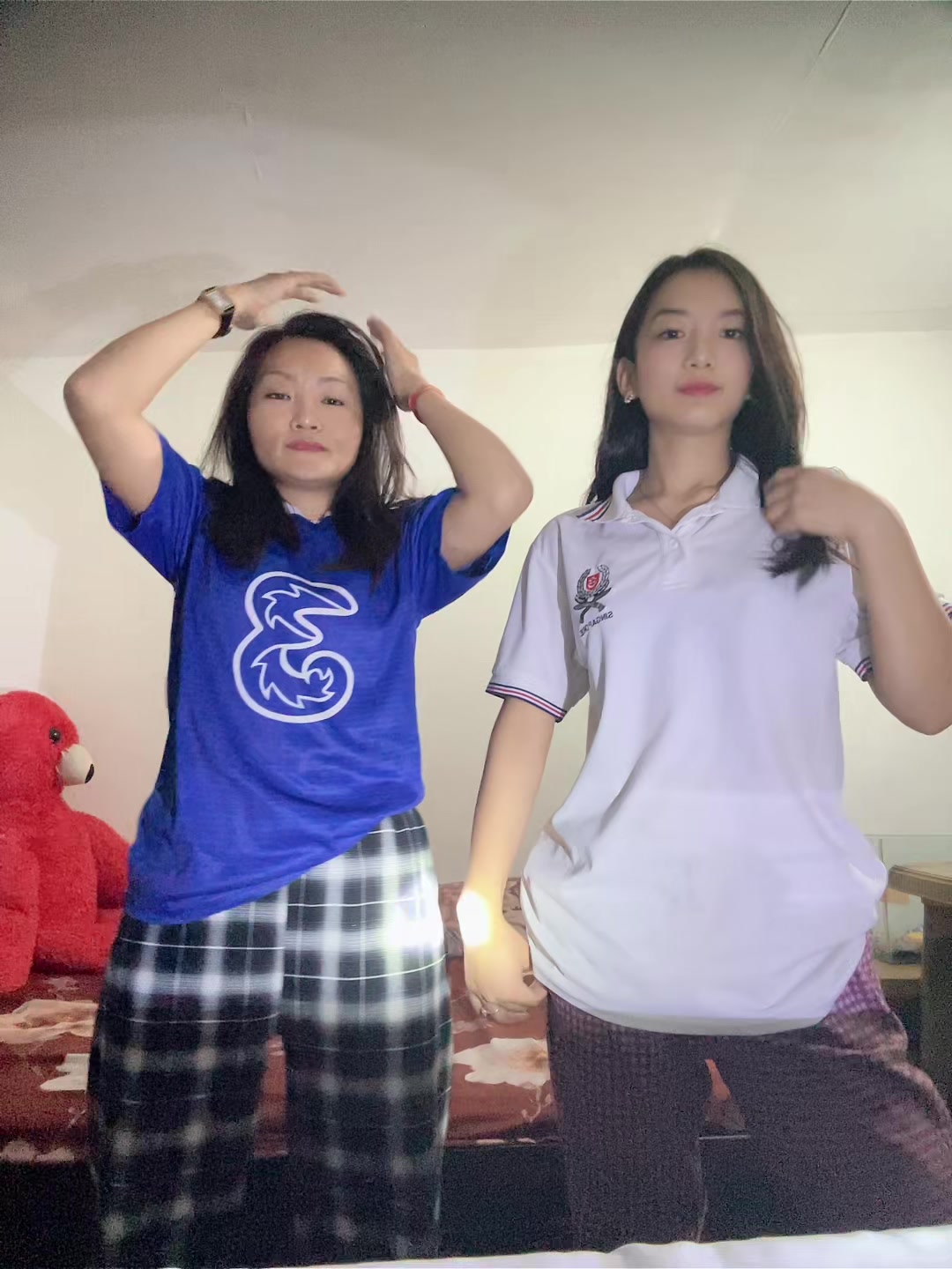 @👩🏻&zwj;🦰👩🏻&zwj;🦰👩🏻&zwj;🦰👩🏻&zwj;🦰