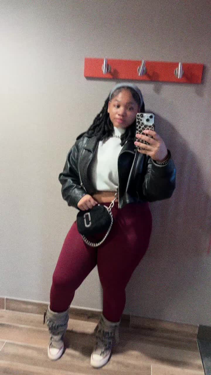 @Prettylightskinn🐆