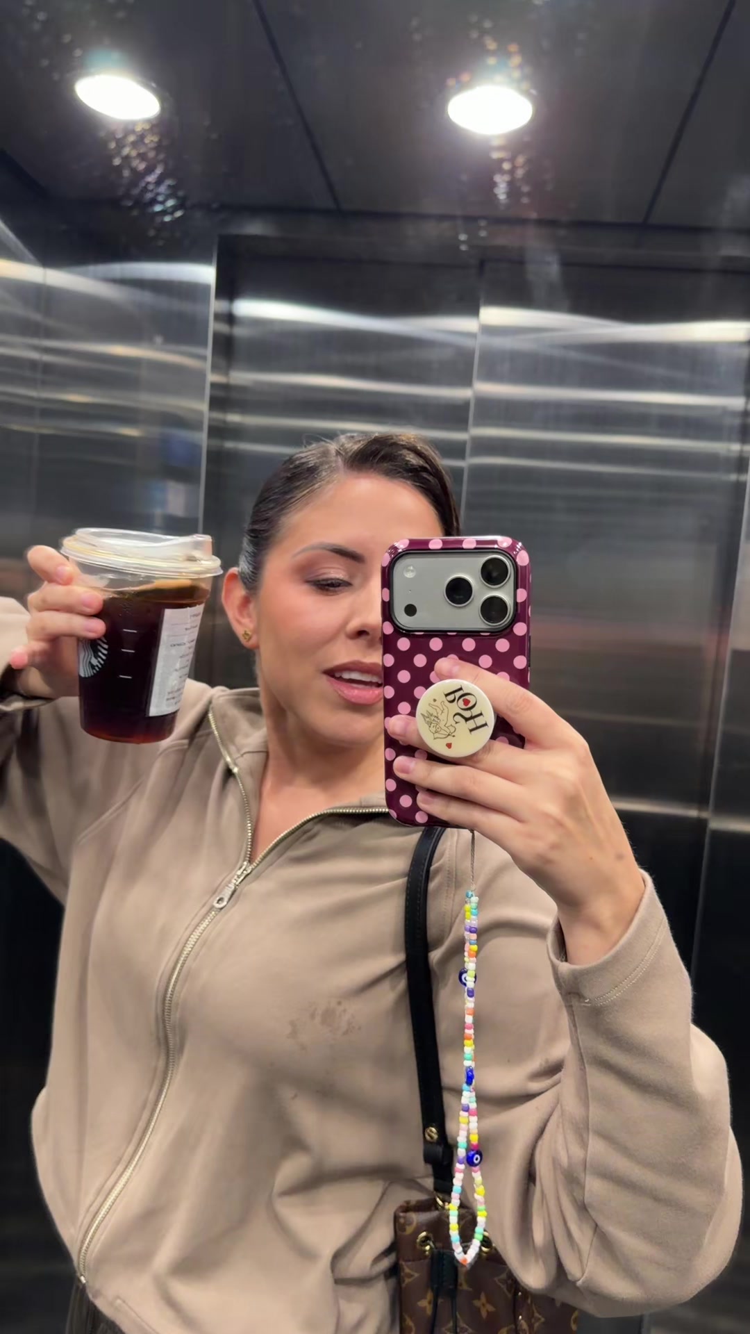 @belaundealessandra