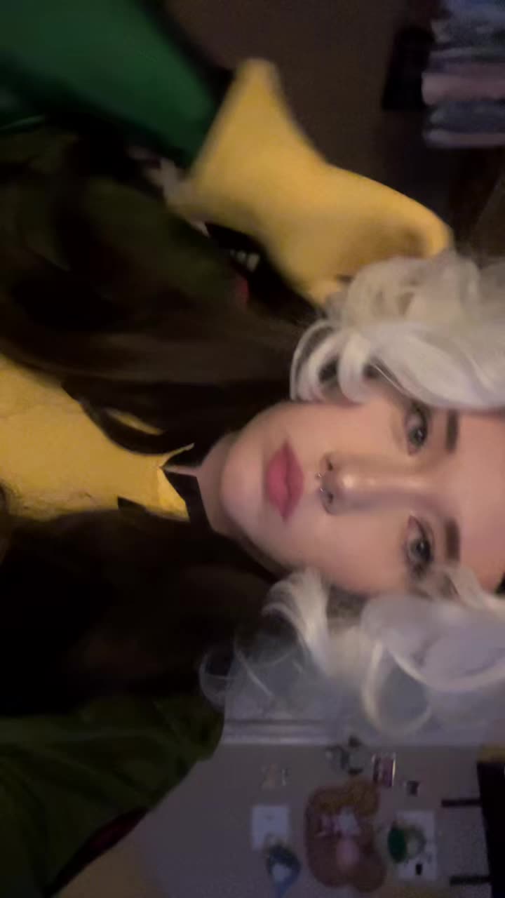 @strawberry_bun_cosplay