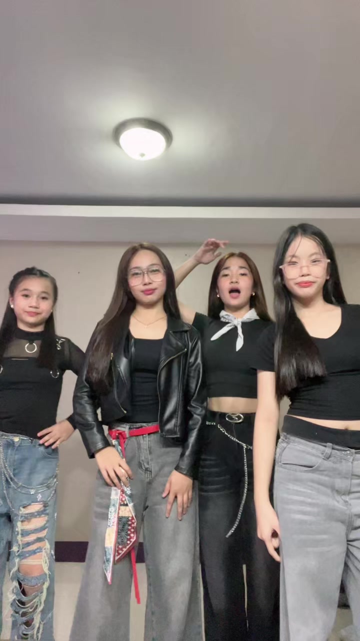 @Bella C