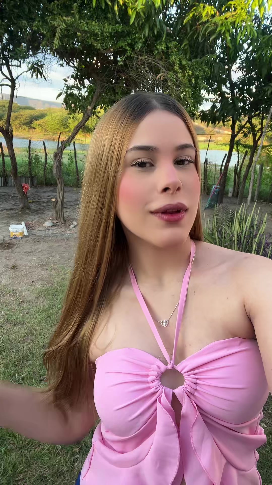 @julievilyy