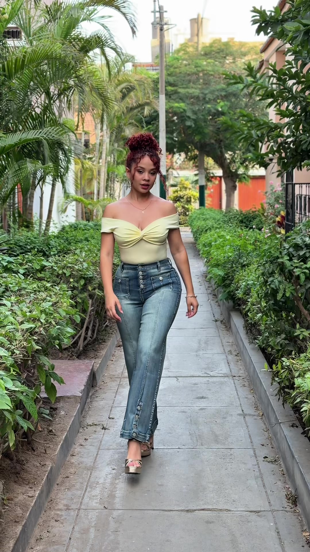 @kirajeans.peru