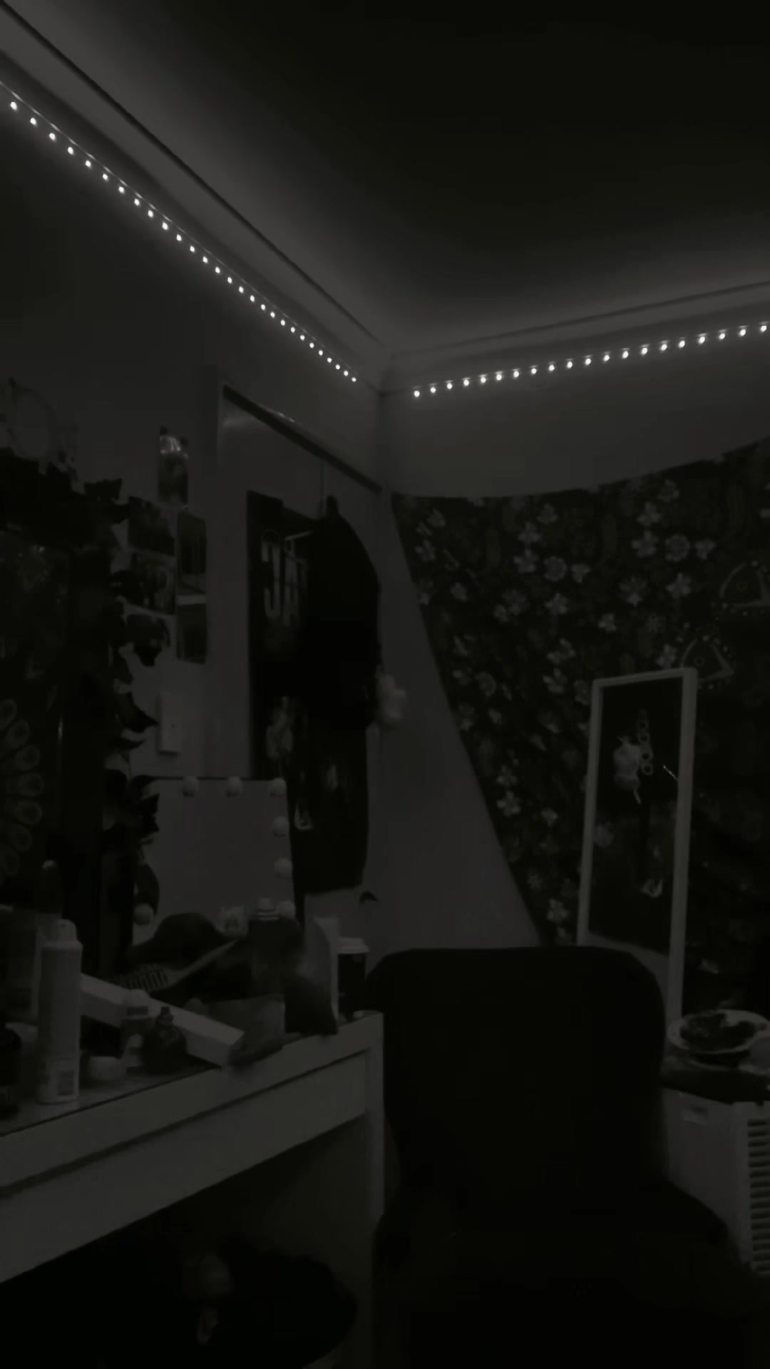 @𝒞ℴ𝓊𝓇𝓉𝓃ℯ𝓎