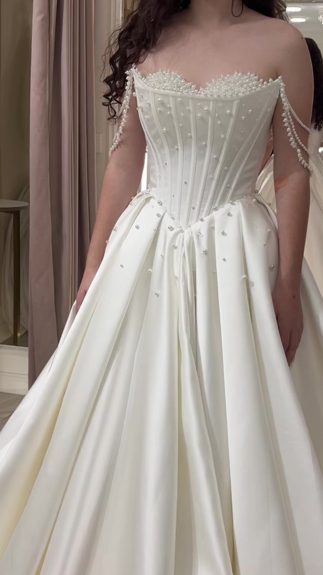 @vio.wedding.dresses