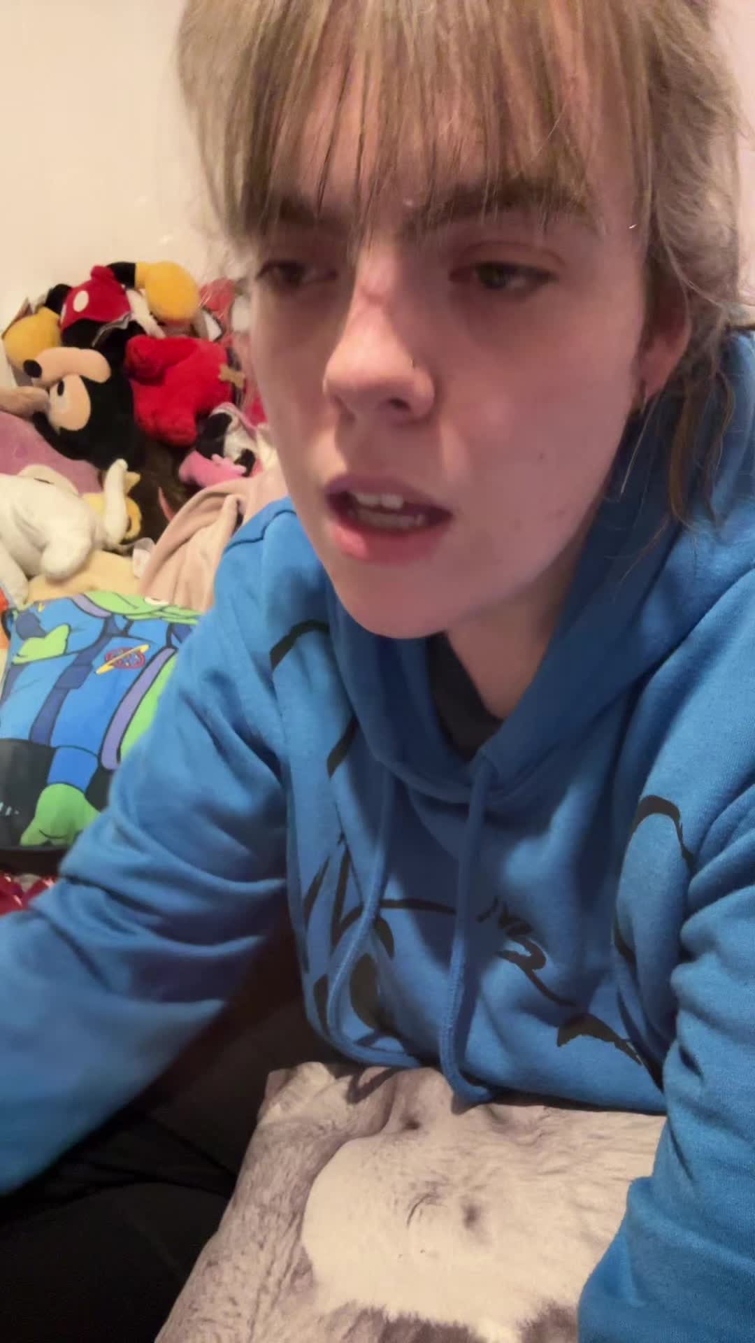 @Emꨄ