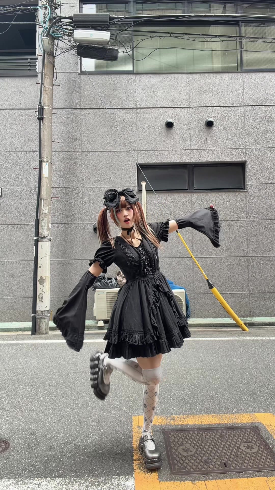 @デカニャンコ