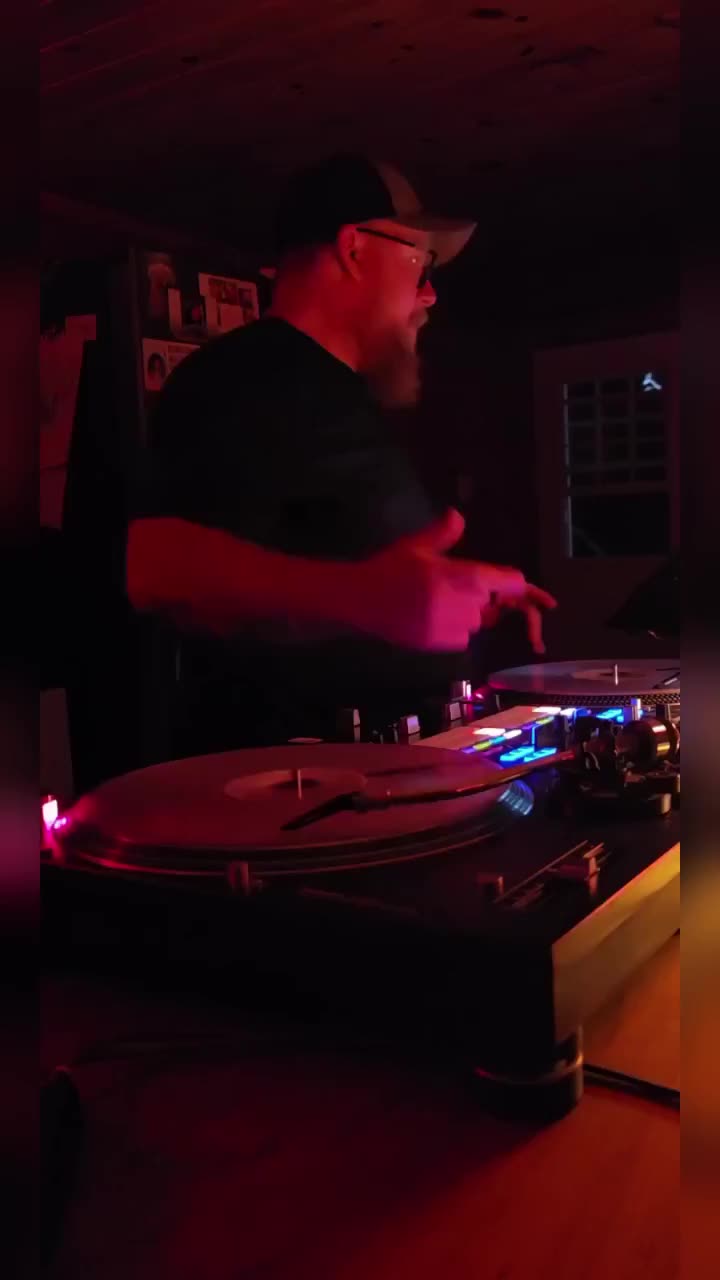 @DjBuckles