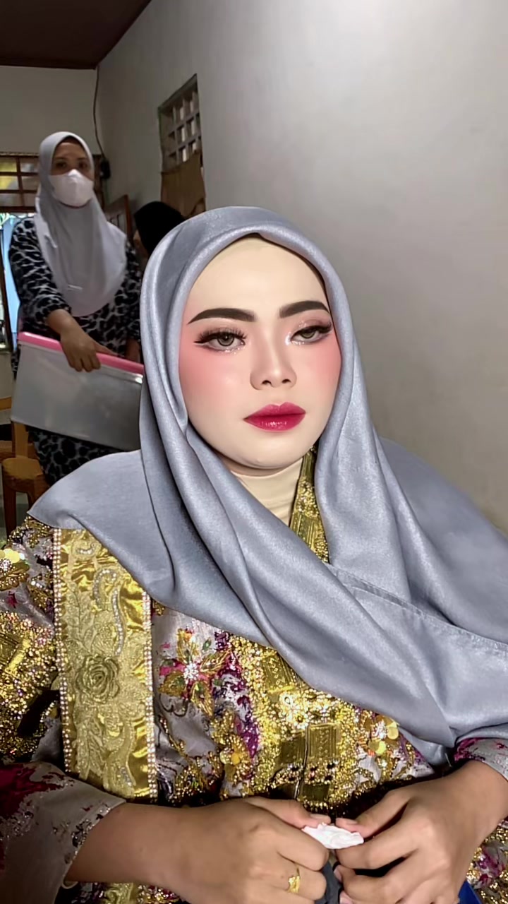@hermawatimakeuphairdo,MUABone