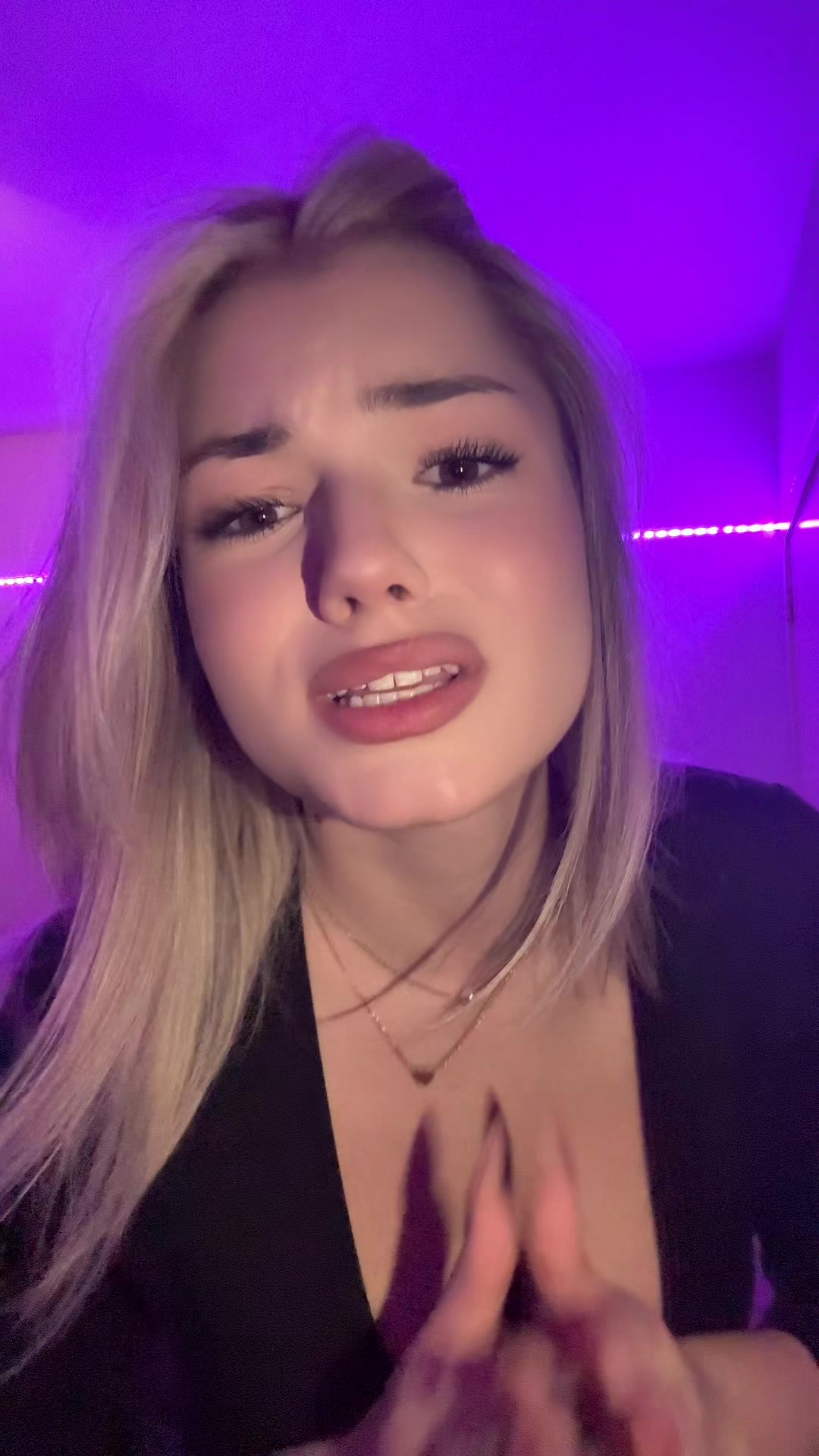 @evaxevis