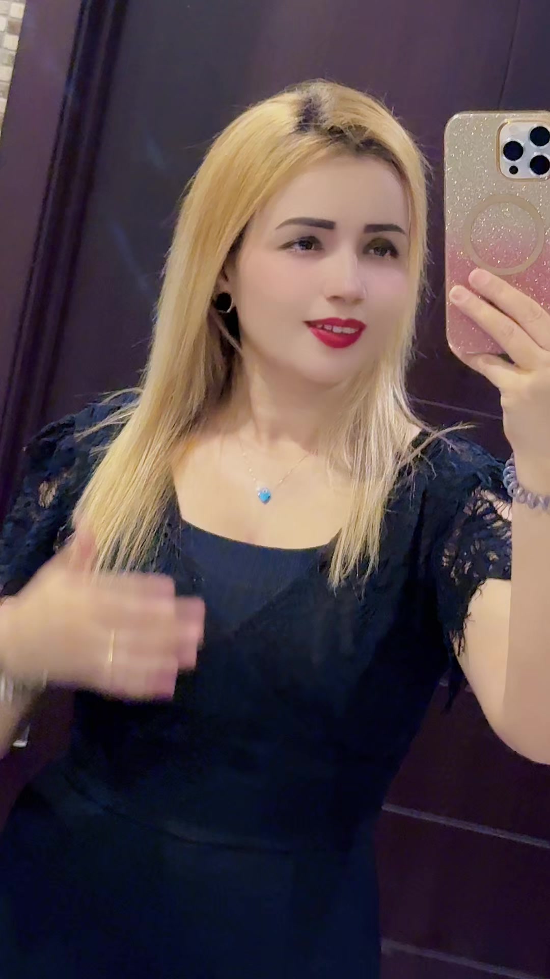 @🧿Anush👑🧿