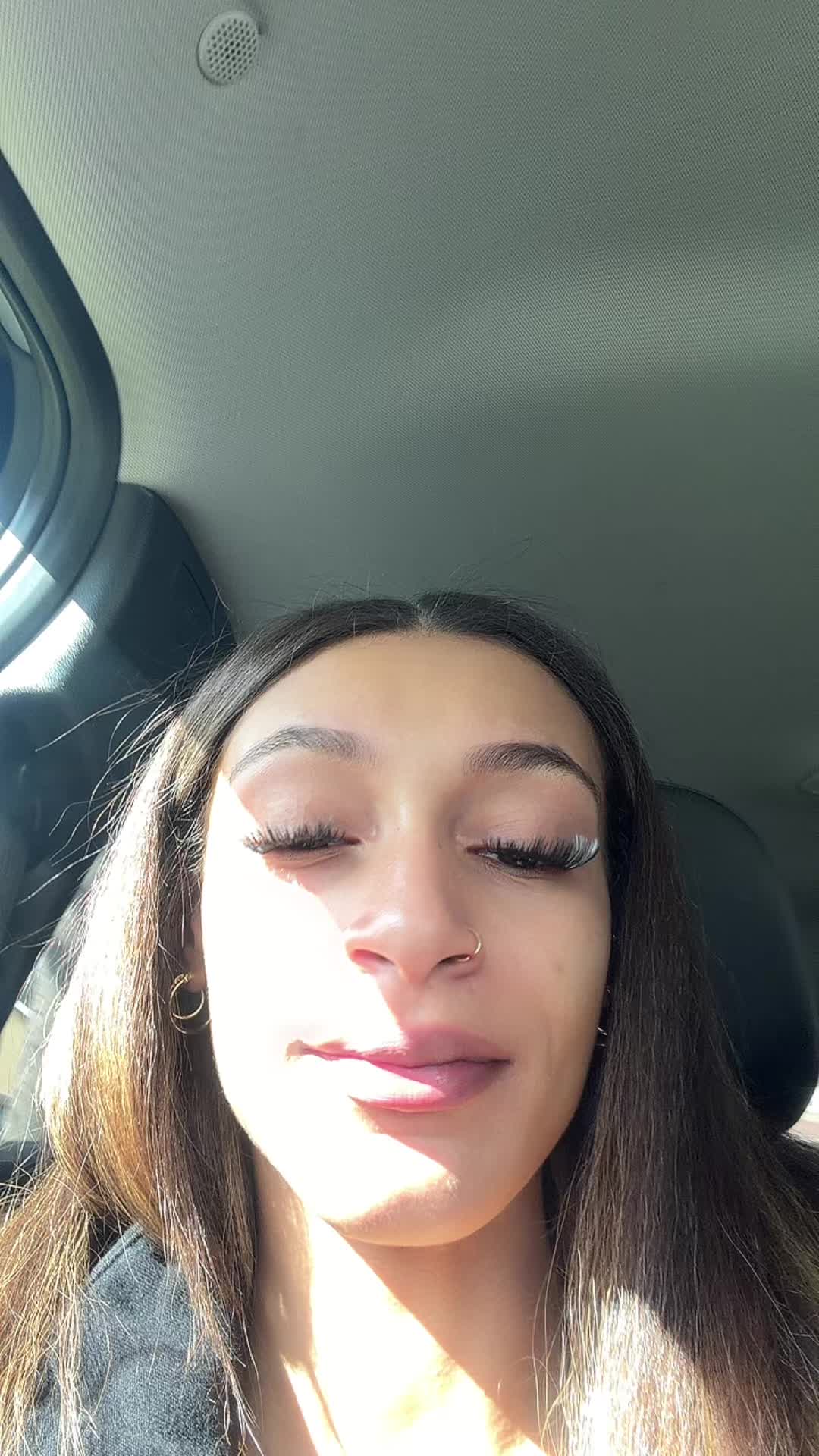 @urlocalhotweirdo