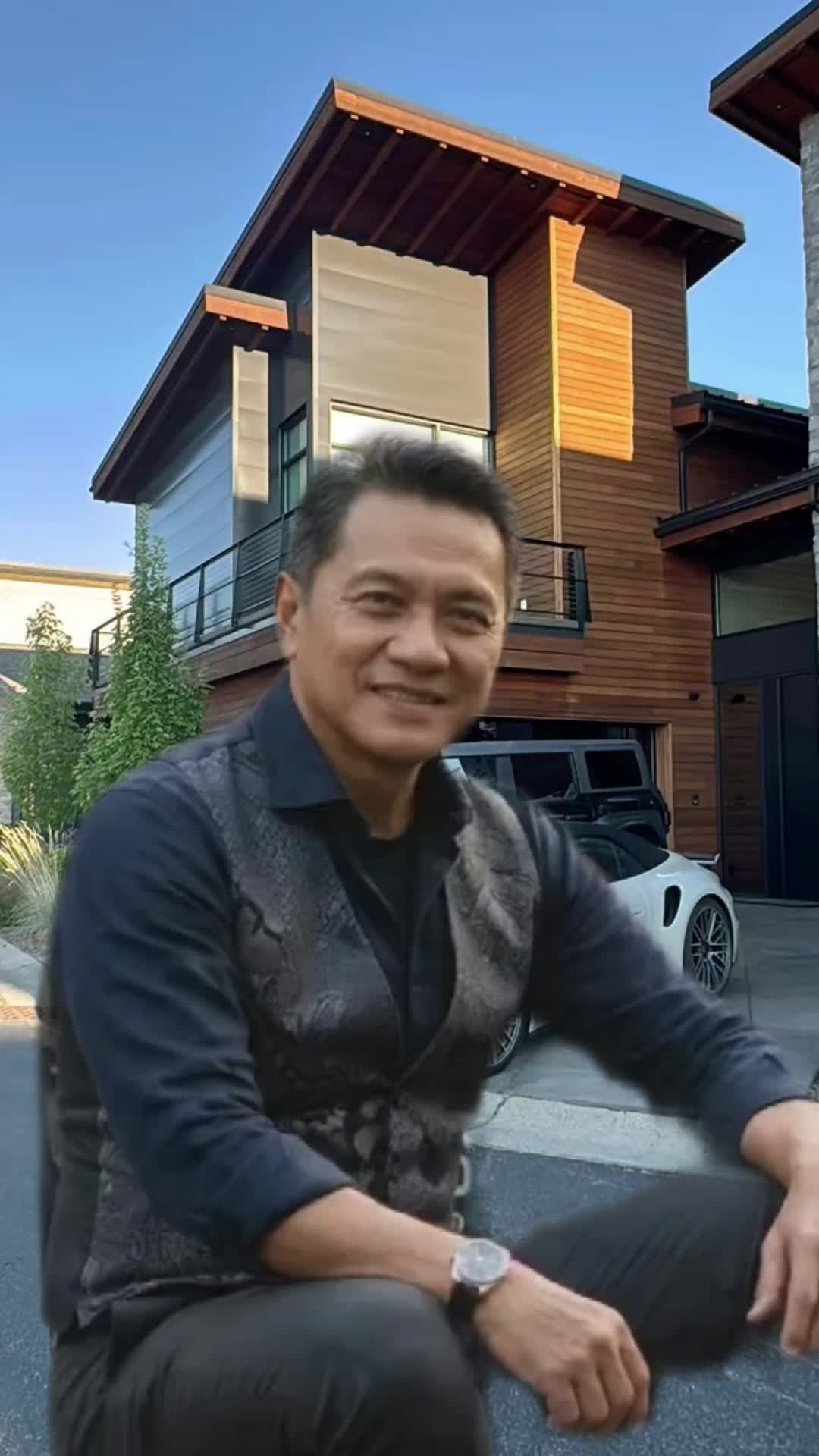@wiraraja.anggrara