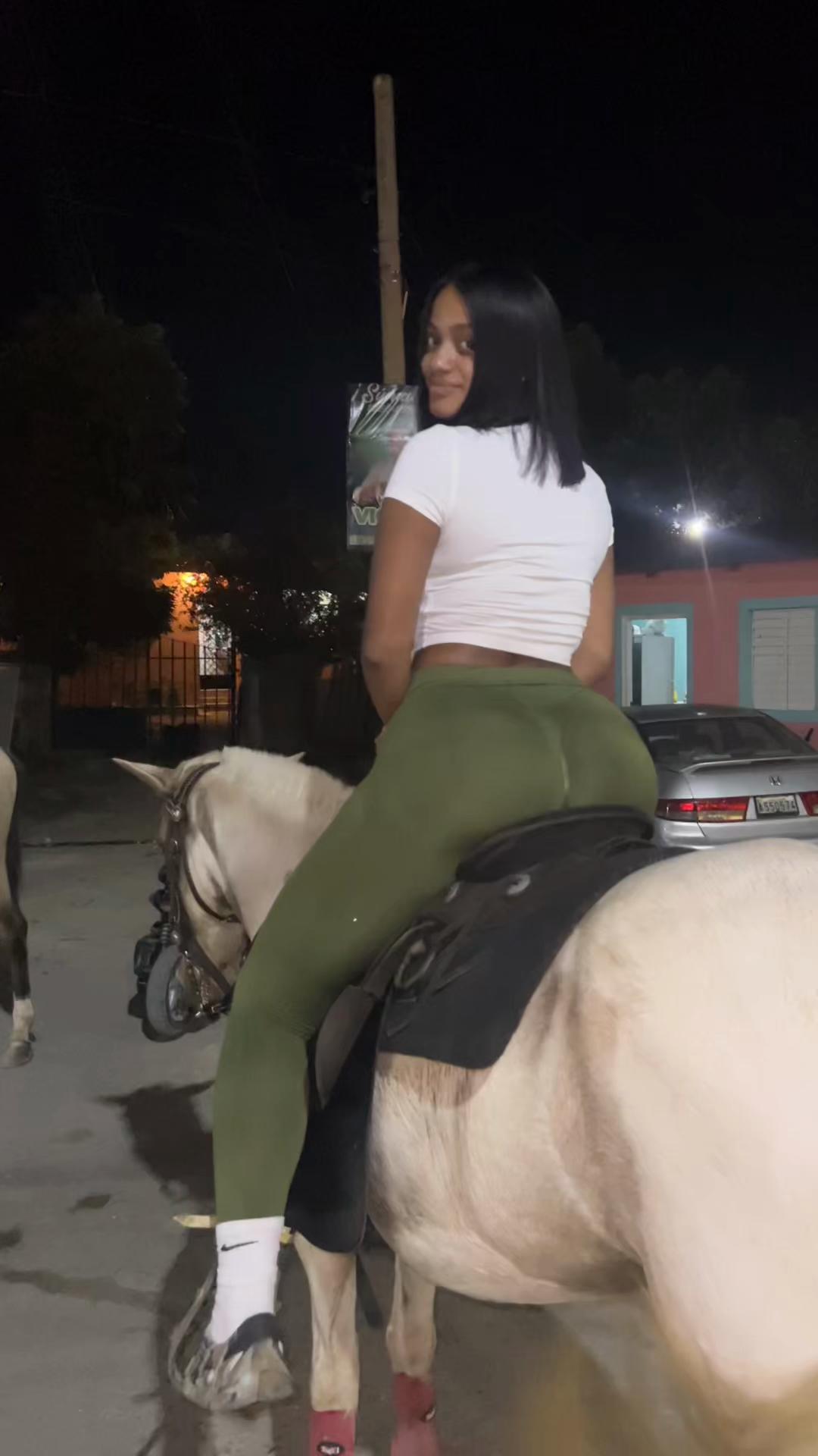 @lisettrey
