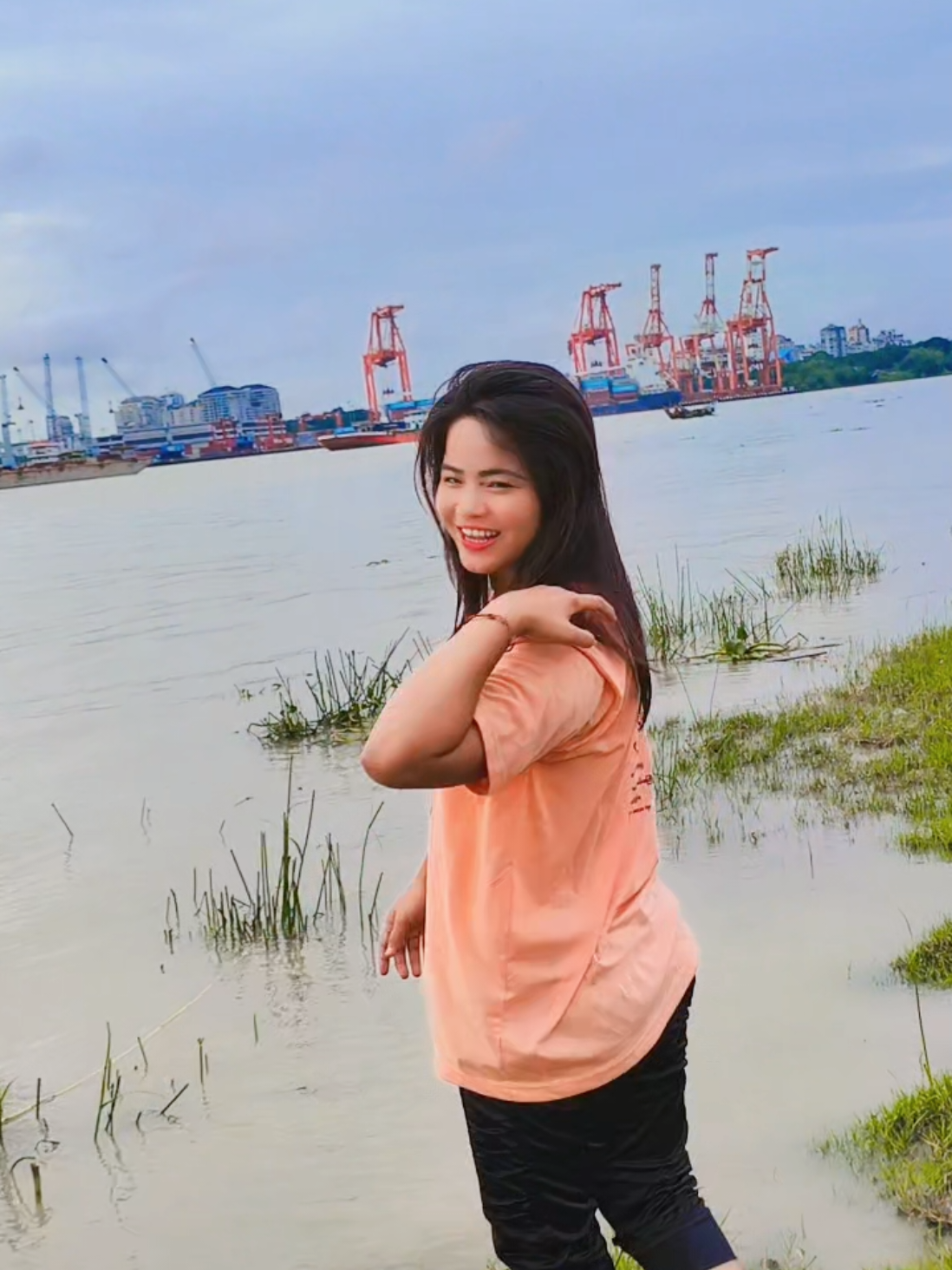 @🇲🇲{ဒလသူလေး}⭐ဇူလိုင်မိုး⭐