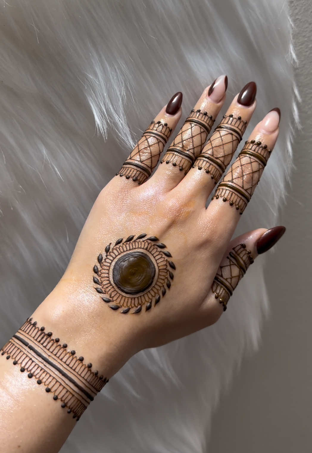 @charmsofmehandi