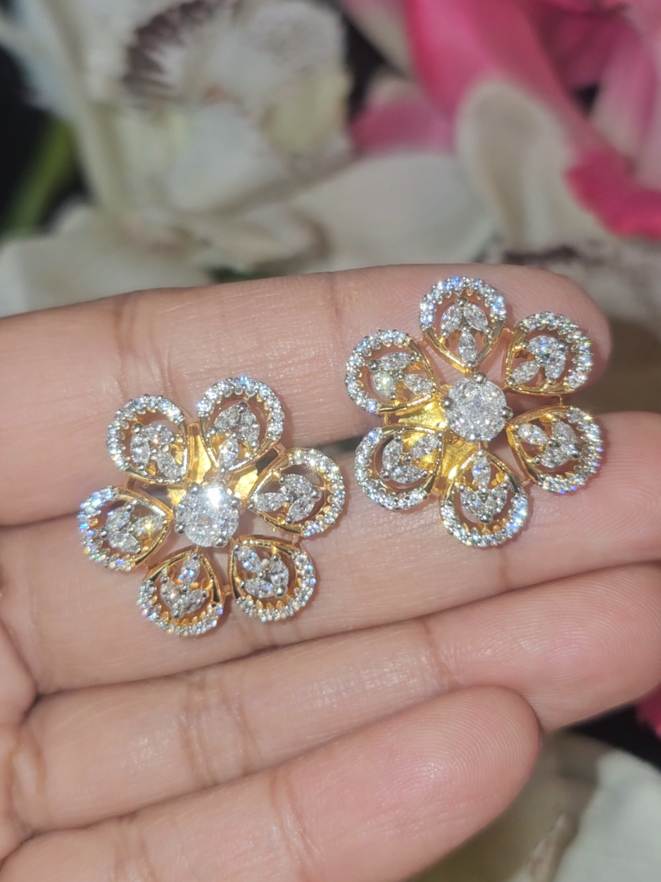 @KarizmaFashion