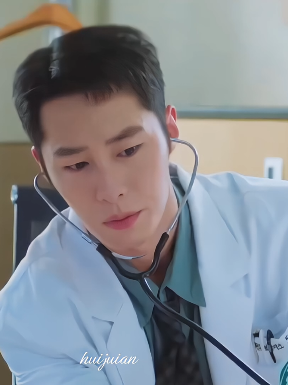 @huijuian || doctor on the edge