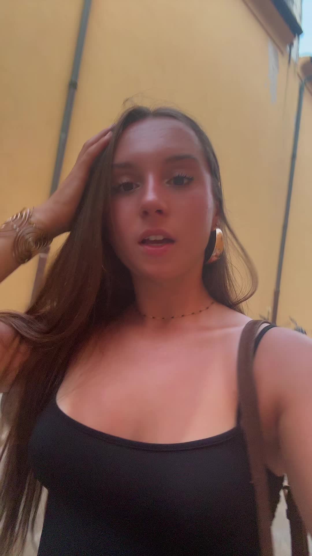 @Elina