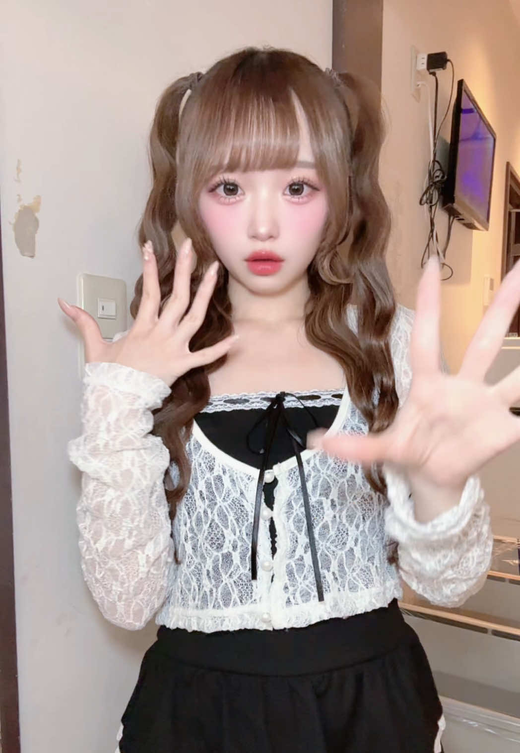 @にしのありさ