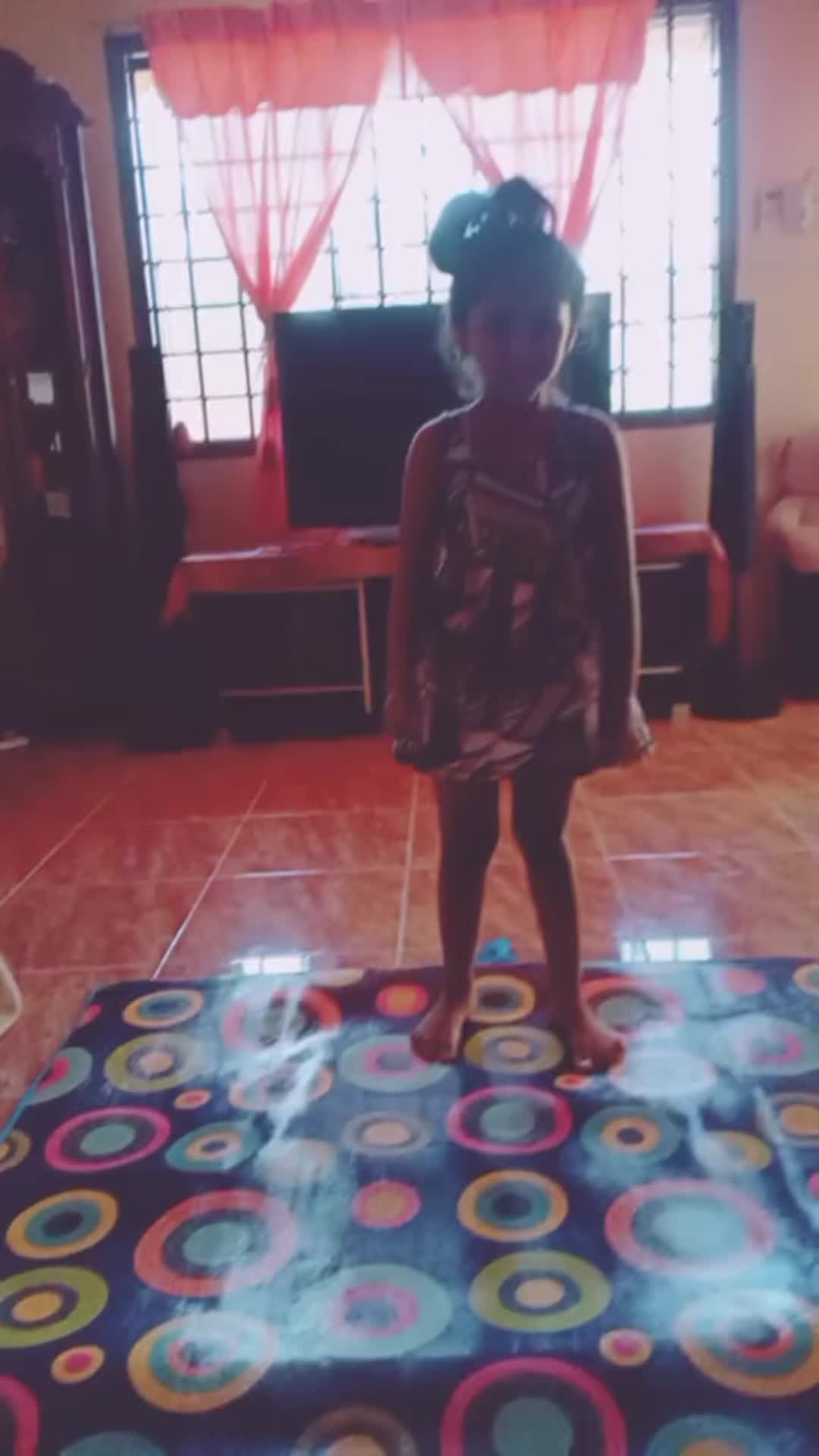@Gayathiri_Thevar
