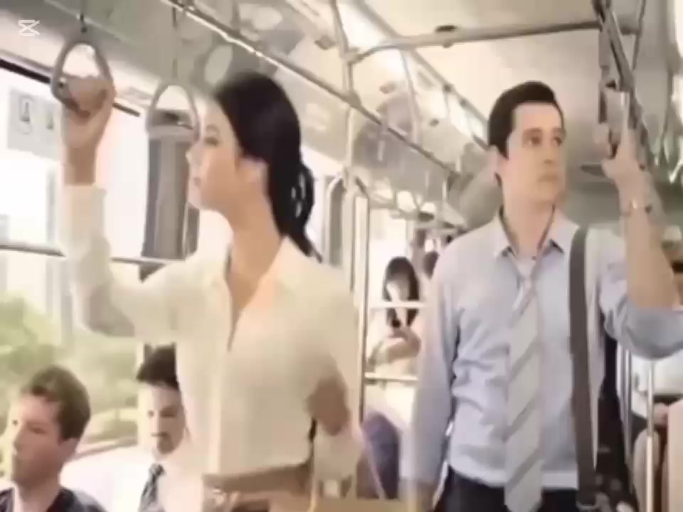@𝔳𝔬𝔦𝔰🐉