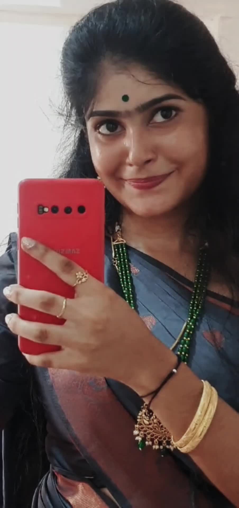 @Nivetha_Nilu_Official..[Sri♡]
