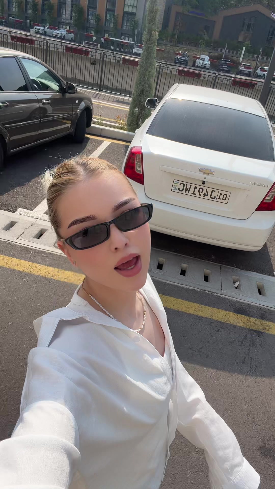 @yasmina.