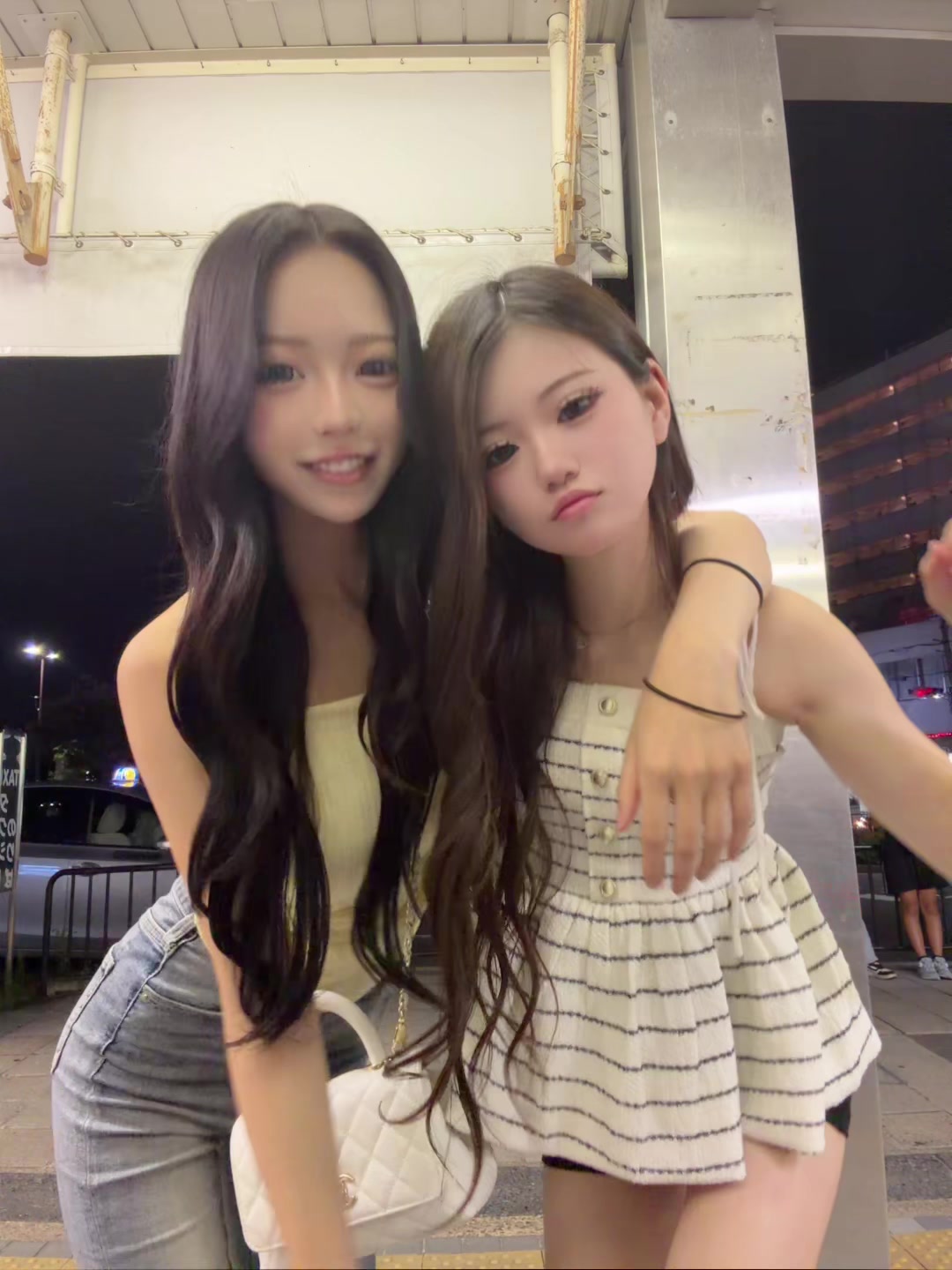 @𝑚𝑜𝑚𝑜