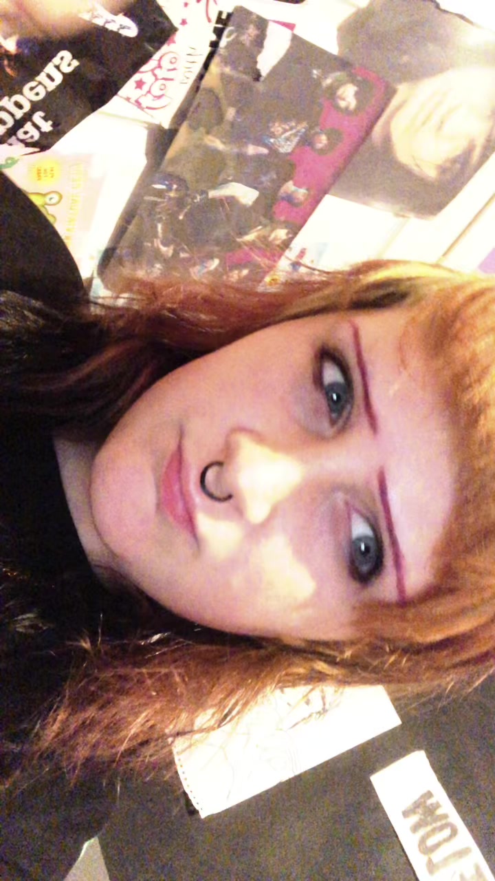 @PЯAWN 🧟♀️🧠