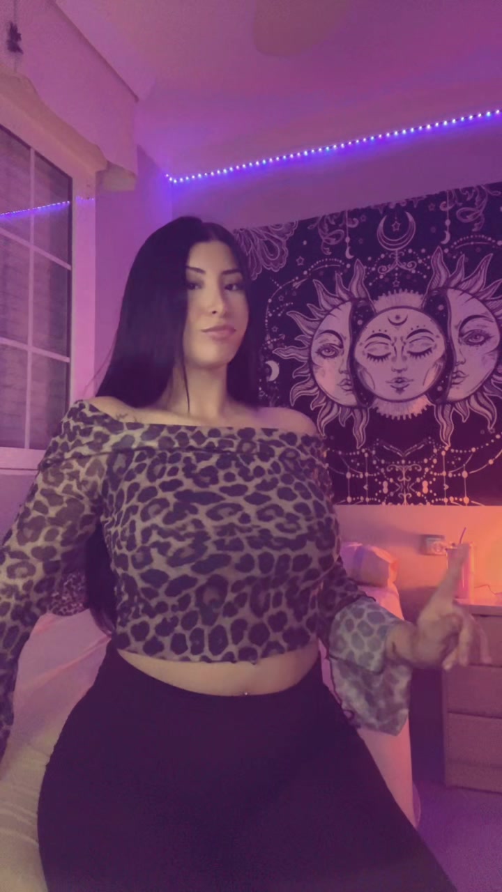 @laurafenoy_