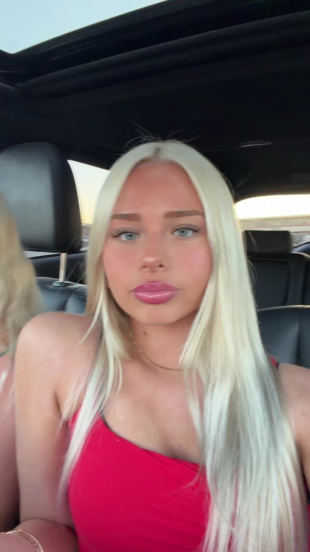 @👸🏼