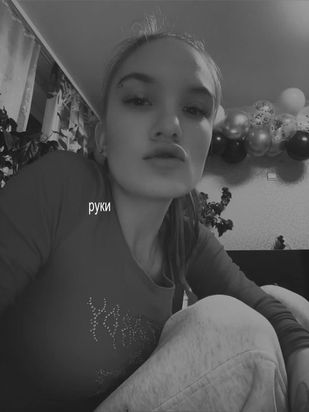 @Vivixs