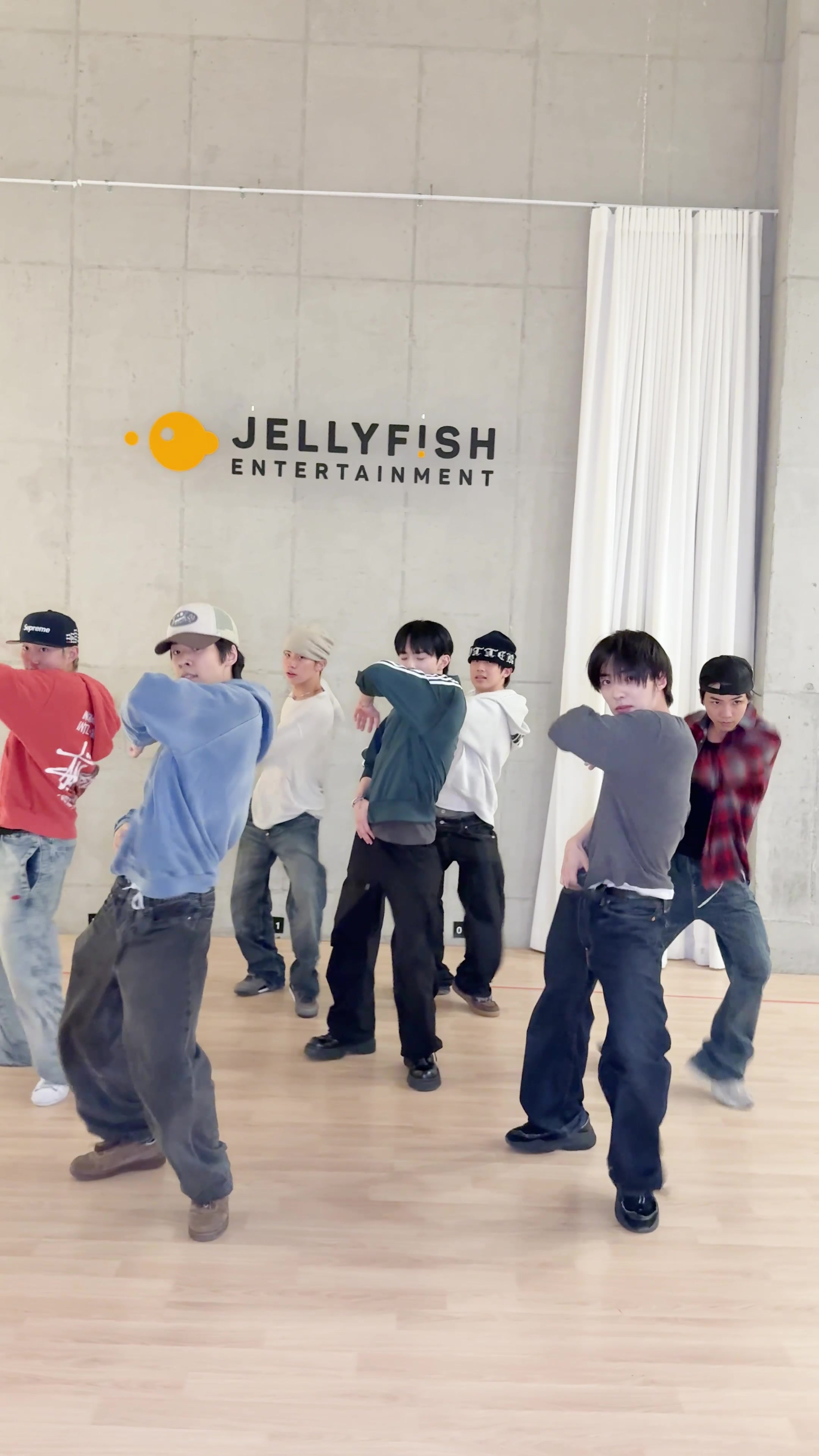 @VERIVERY_OFFICIAL