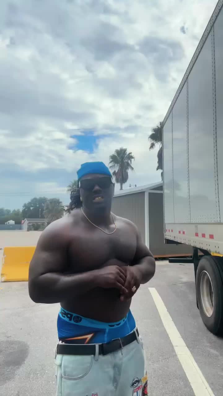 @CyiereThaGorillaTrucka🦍