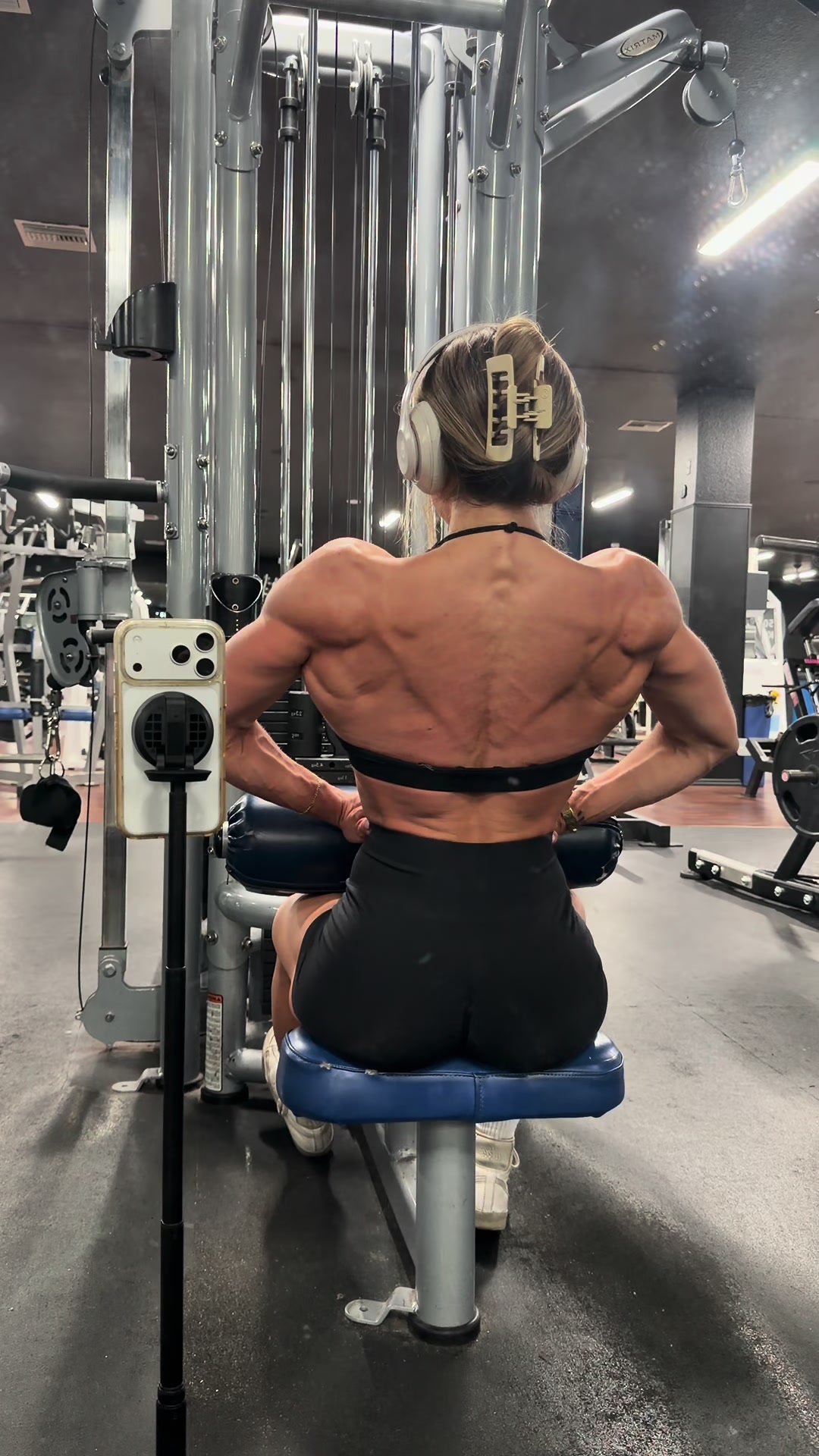 @Kay Swartz | Fitness • SAHM🖤
