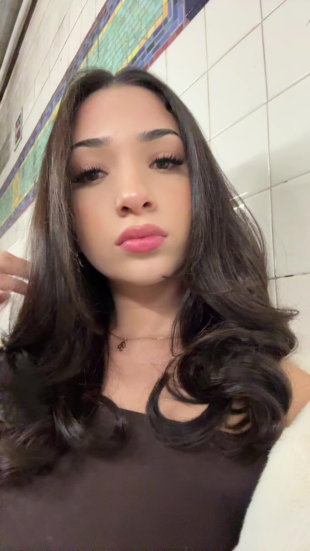 @Bella
