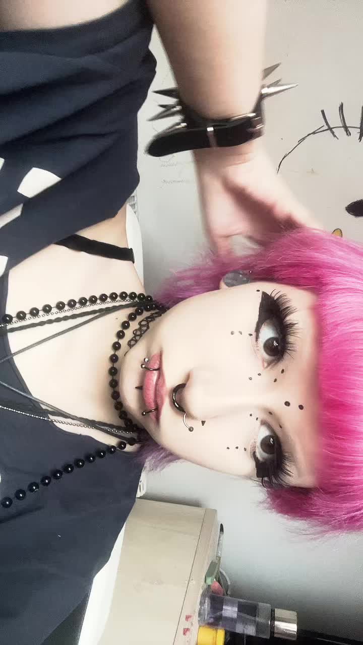 @KOᗰᑭOT ᒍᗩᑭKOᗯY🍎